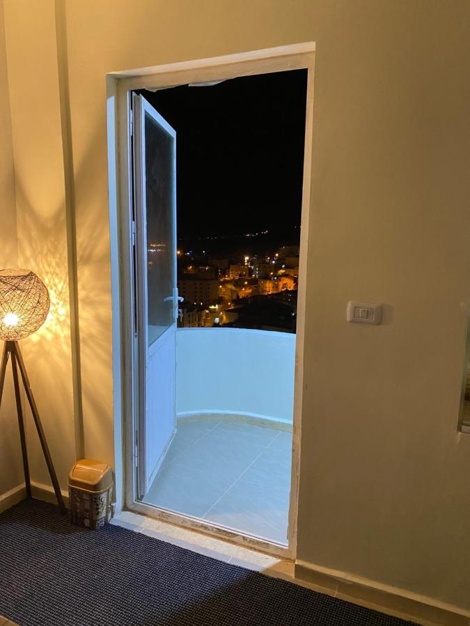 Hustle'S Look Bed & Breakfast Wadi Musa Exterior photo