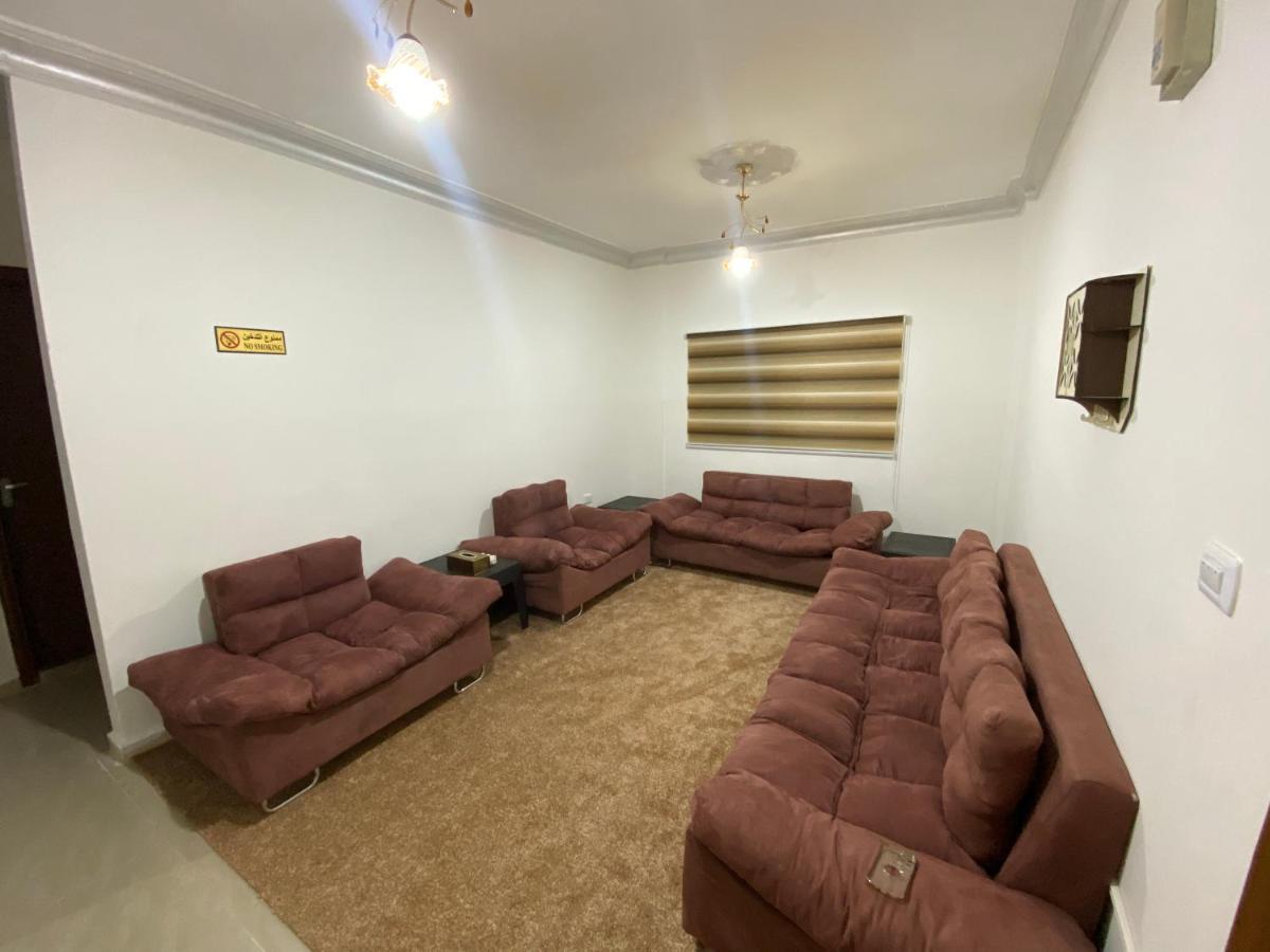 Hustle'S Look Bed & Breakfast Wadi Musa Exterior photo