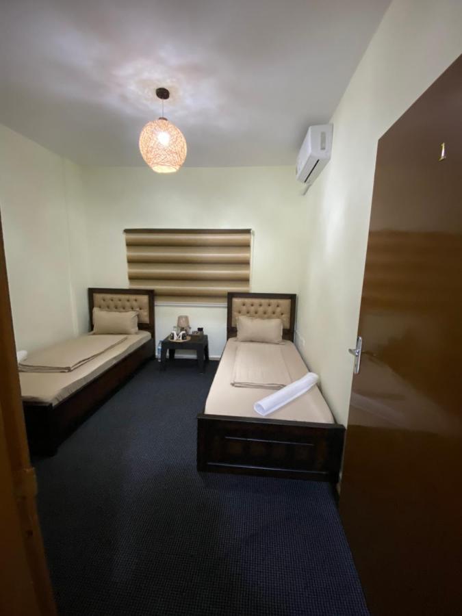 Hustle'S Look Bed & Breakfast Wadi Musa Exterior photo