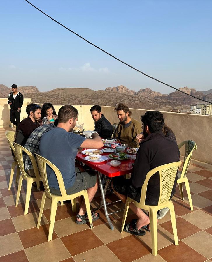 Hustle'S Look Bed & Breakfast Wadi Musa Exterior photo
