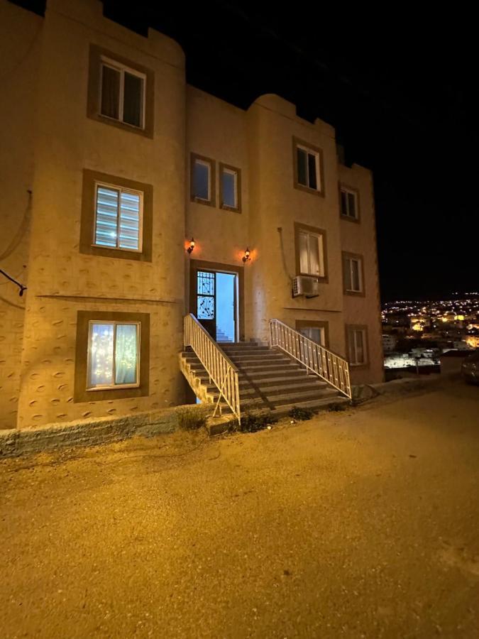 Hustle'S Look Bed & Breakfast Wadi Musa Exterior photo